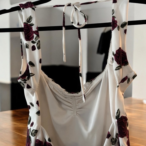 Garage Ivory Tank Top with Burgundy Floral Print with cut out in back Size Large - Picture 4 of 4